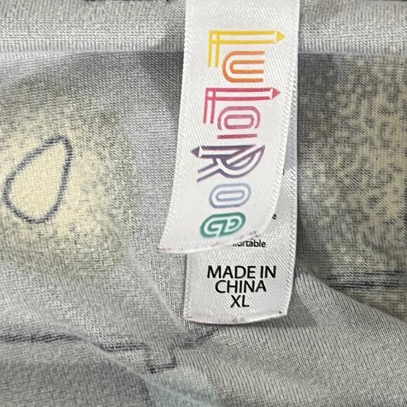 LulaRoe Three (3) Shorty Sleeve Christmas Shirts Scoop neck Separate Pictures - Picture 4 of 5